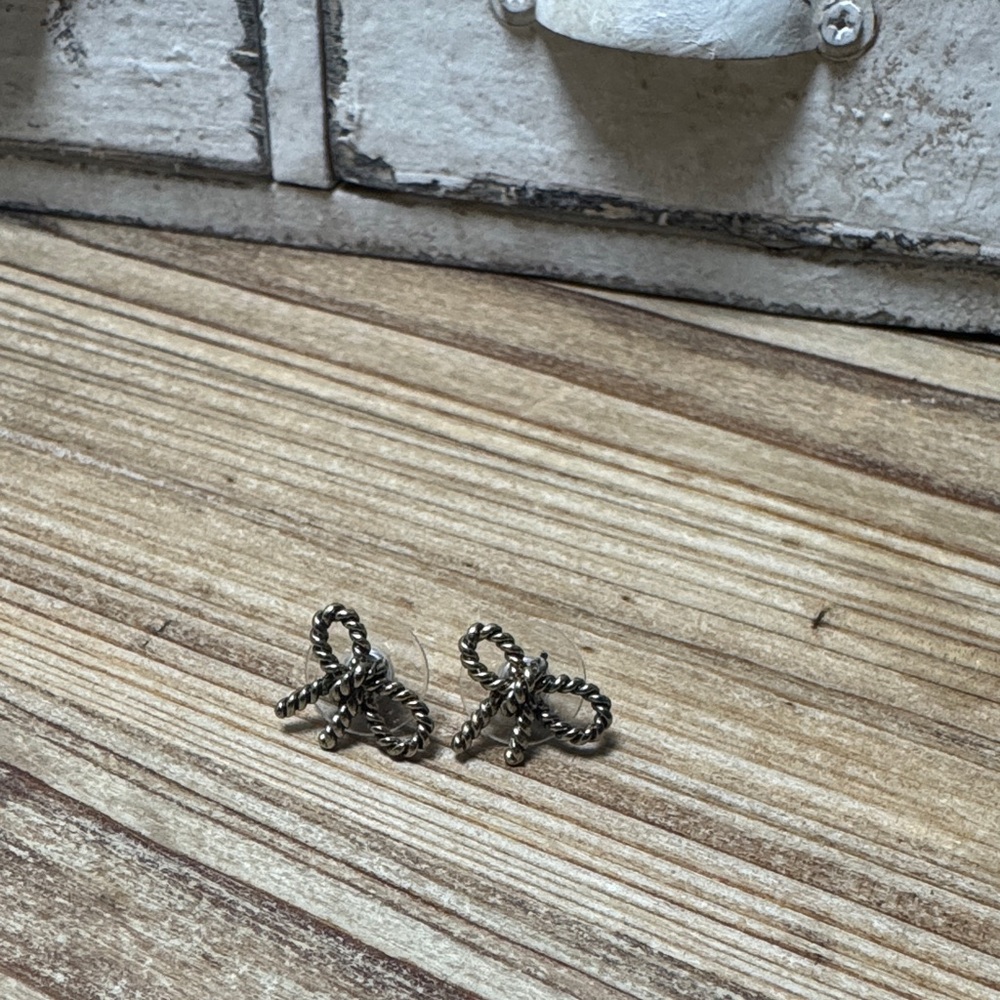 028. Costume Twisted Rope Knot Bow Earrings